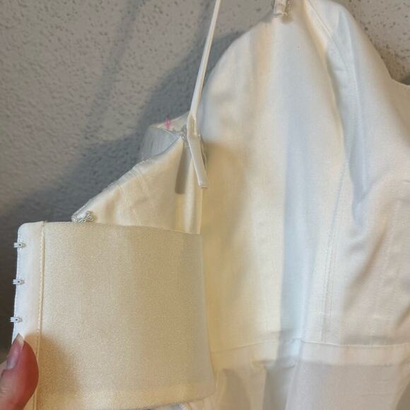 Blue by Enzoani White Sparkle Gabes Tulle Wedding Dress Size 4 - Picture 8 of 15